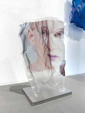 arne_grashoff_nixie_maei_aus_der_serie_human_makes_human_2025_100__75__6_cm_foto_arne_grashoff.jpg