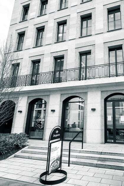 Außenansicht der Degussa Niederlassung in Frankfurt